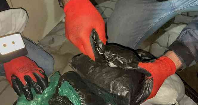 Siirt’te 8 kilogram uyuşturucu madde ele geçirildi: 2 gözaltı
