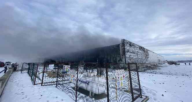 Niğde’de kablo fabrikasında yangın