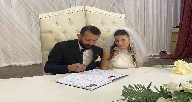 Pendik’te 13 çift, 02.02.2022 tarihinde nikah masasına oturdu