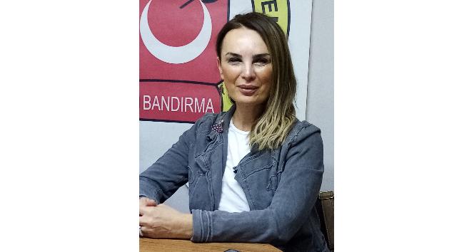 Sanatçı Kodal, Bandırma için şarkı yazma sözü verdi