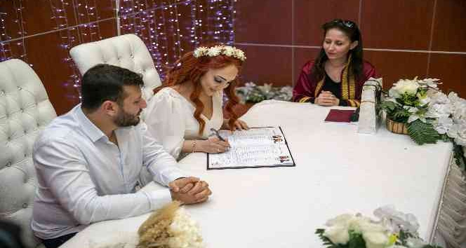 Mersin’de nikah solanlarında 02.02.2022 yoğunluğu