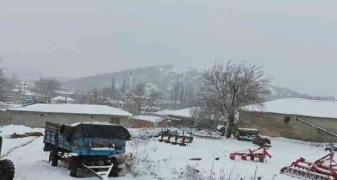 Edirne’de sınırda yoğun kar yağışı