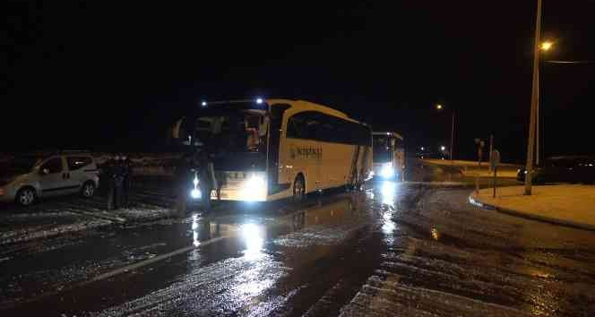 Kırklareli’de kar yağışı etkisini arttırdı