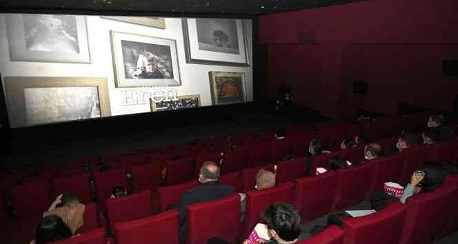 Vali Yılmaz çocuklarla “Kesişme: İyi ki Varsın Eren” filmini izledi