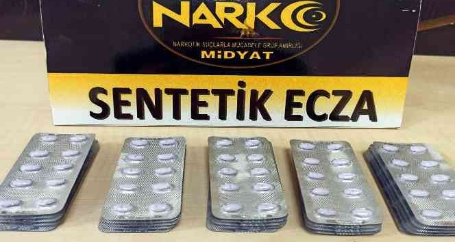 Mardin’de madde bağımlılarına satılan 250 adet kırmızı reçete tableti ele geçirildi