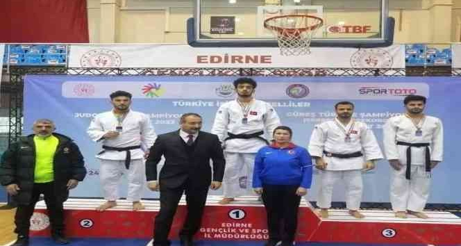 İşitme engelli Selim şampiyonada ikinci oldu