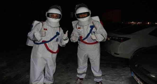 9 yaşındaki Mehmet Ali, astronomi bilgisiyle görenleri şaşırtıyor