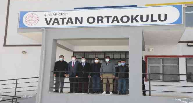 Cizre Kaymakamı Tunç, yapımı tamamlanan okulda incelemelerde bulundu