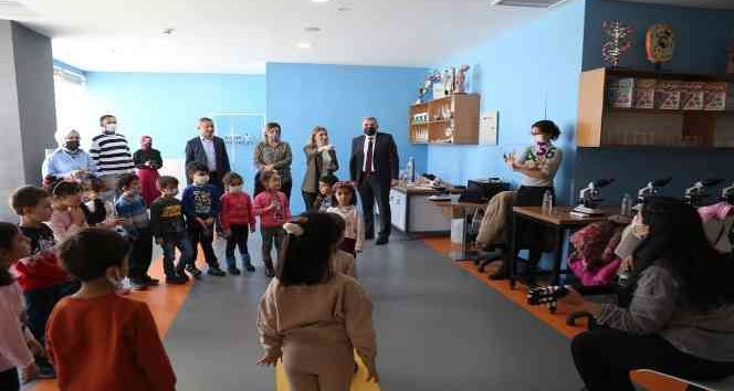 Çocuklar bilim kampında atölye çalışmalarına katıldı