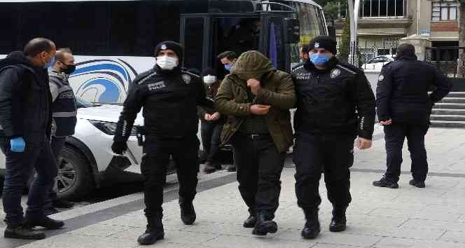 Tokat’ta av tüfeği ile 5 yıllık arkadaşını vuran zanlı soruları cevapsız bıraktı