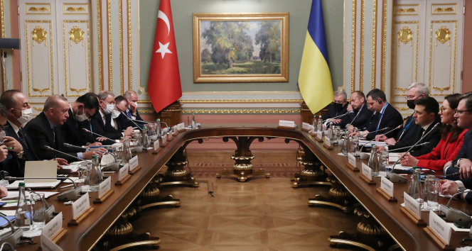 Türkiye ile Ukrayna arasında ciddi mülakat sonrası eş matbuat toplantısı