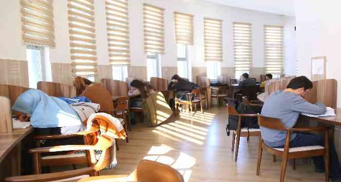 Aksaray’da Millet Kıraathanesi yarıyıl tatilinde doldu taştı
