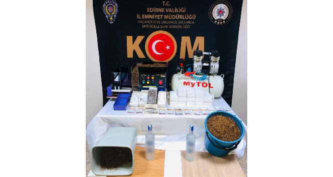 Edirne’de iş yerinde kaçak tütün ve içki ele geçirildi