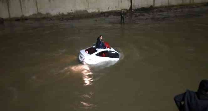 Giresun’da dereye uçan otomobilde can pazarı yaşandı