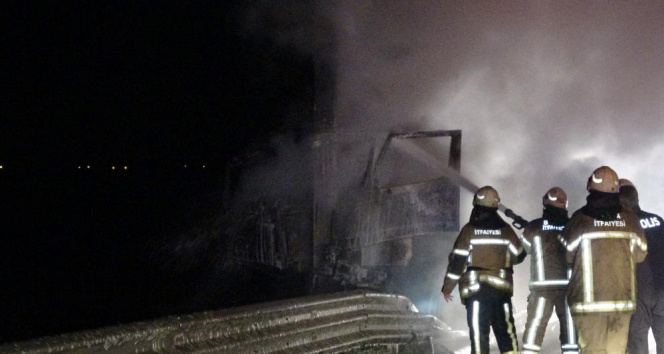 Bursada trajik kaza: 2 insan sıkıştıkları kamyonda yanarak dirilik verdiler