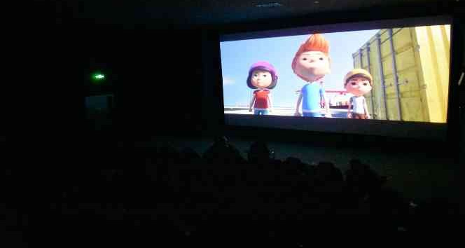 Mardin’de özel çocuklara sinema keyfi