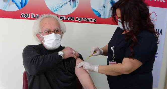 Osmaniye’de yerli aşı Turkovac’a vatandaşlardan yoğun ilgi