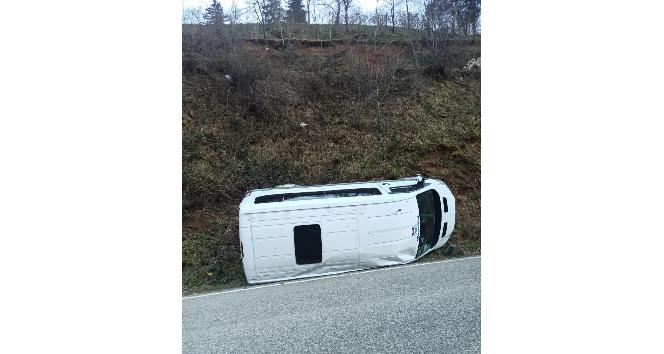 Giresun’da öğrenci servisi devrildi: 3’ü öğrenci 4 yaralı