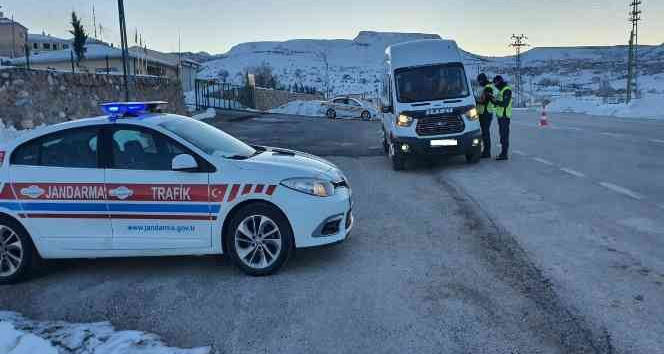 Okullar açıldı, jandarma servis denetimlerine başladı