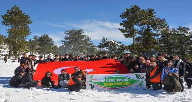Başkan Çakın gençlere müjdeyi doğa yürüyüşünde verdi
