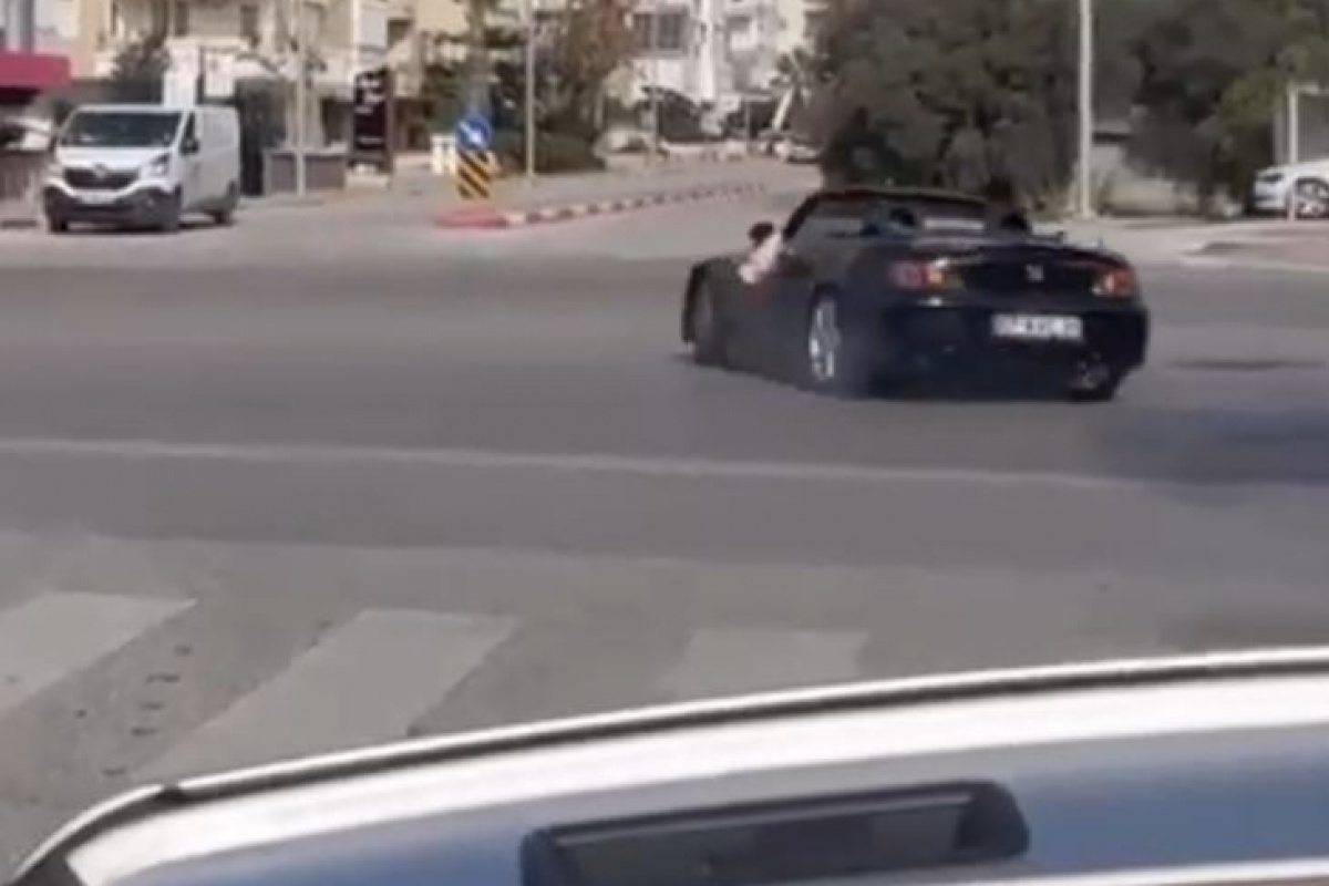 Düğün konvoyunda üstü açık spor arabası ile drifte 11 bin TL ceza