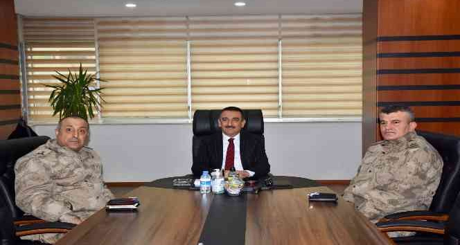 Şırnak Jandarma Bölge Komutanı Tekin Aktemur, Vali Hacıbektaşoğlu’nu ziyaret etti