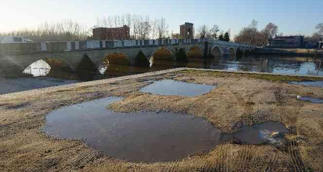 Edirne’de hayat buz tuttu