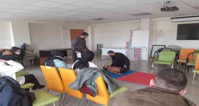 AFAD gönüllülerine ilk yardım eğitimi