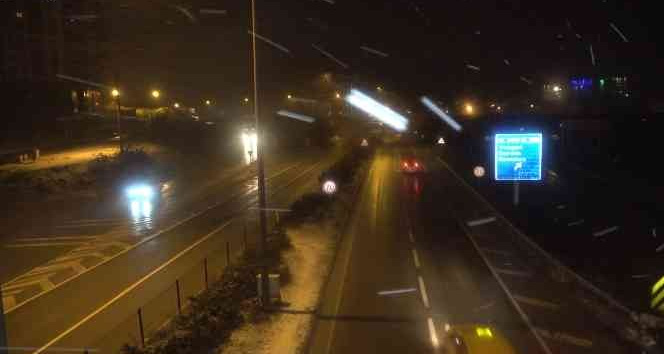 43 ilin geçiş güzergahında kar yağışı başladı