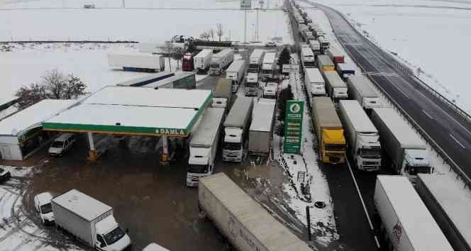 Aksaray’da 3 karayolu tipi sebebiyle trafiğe kapandı