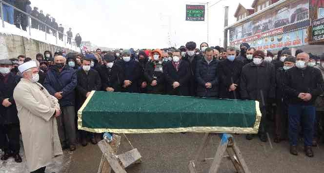 Karadeniz’in sevilen sanatçısı Sait Uçar son yolculuğuna uğurlandı