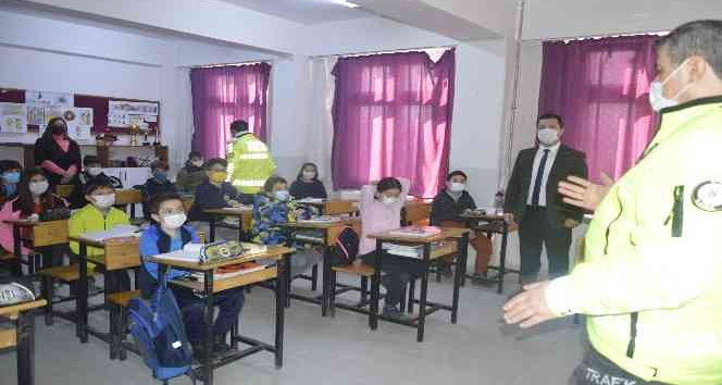 Minikler hem eğlendiler hem de trafik kurallarını öğrendiler