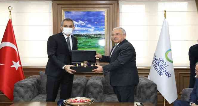 Milli Eğitim Bakanı Özer’den, Başkan Güler’e teşekkür