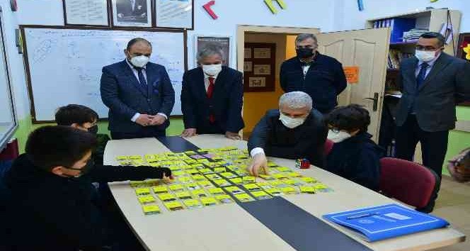 Vali Akın, Bilim Sanat Merkezinde incelemede bulundu