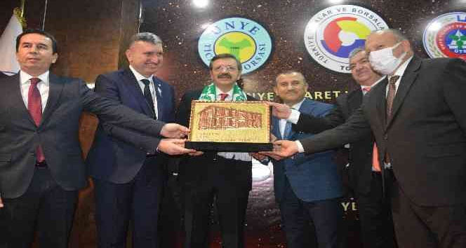 Hisarcıklıoğlu: “Dünyada üyesine kefil olan tek kuruluşuz"