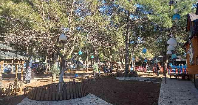 Sıcak havayı fırsat bilen Mardinliler soluğu dışarıda aldı