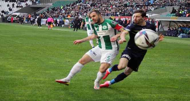 Spor Toto Süper Lig: GZT Giresunspor: 1 - Fenerbahçe: 1 (İlk yarı)