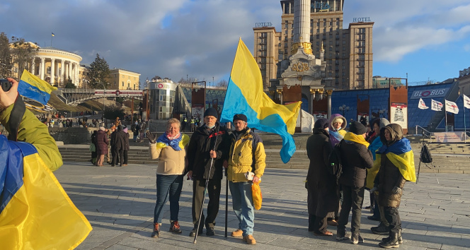 Ukraynada halk, Rusya tehdidine karşı sokağa döküldü