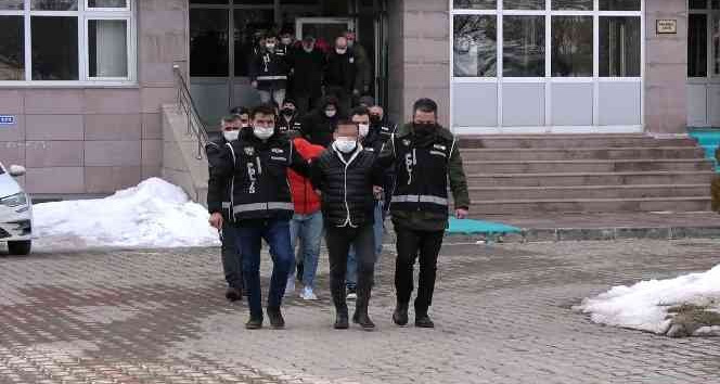 Yozgat merkezli 13 ilde “Silgeç” operasyonu: Aralarında kamu görevlilerinin de olduğu 61 kişi gözaltına alındı