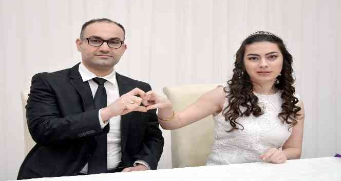 Sevgileri sessiz dünyalarının ’dili’ oldu