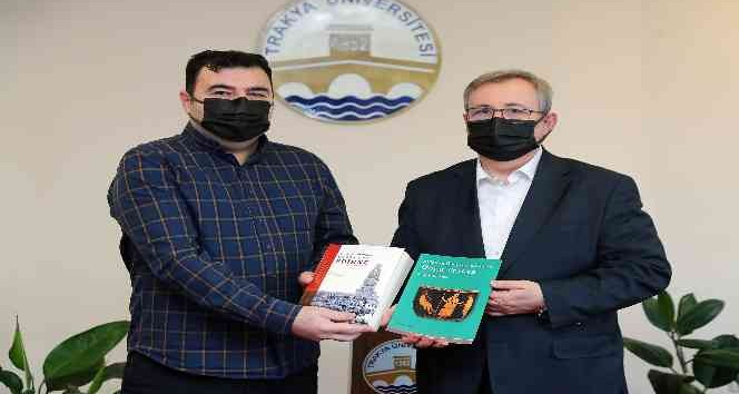 Dr. Öğr. üyesi Karaca’dan kitap takdimi