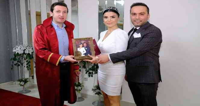 Giresun’da sevgililer gününde 15 çiftin nikahı kıyıldı