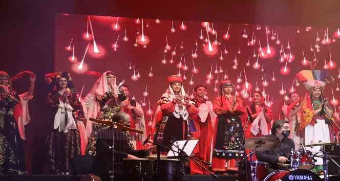 Kültür ve Turizm Bakanlığı Senfoni ve Halk Dansları Topluluğu, Erzincan’da konser ve gösteri sundu