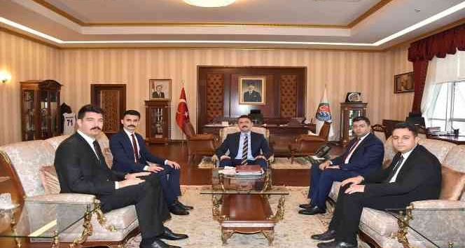 Vali Tekbıyıkoğlu, göreve yeni başlayan kaymakamları kabul etti