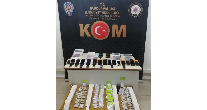 Kaçak cep telefonu  satan ve imei klonlayan 6 işyerine operasyon düzenlendi