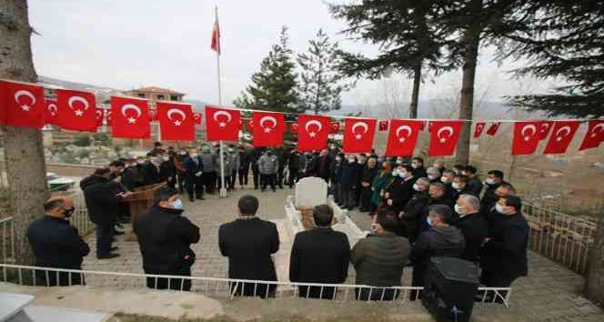 Efsane güreşçi kabri başında anıldı