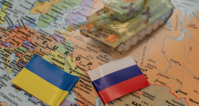 Ukrayna: Rusyaya ilgilendiren sürüm gemisini vurduk