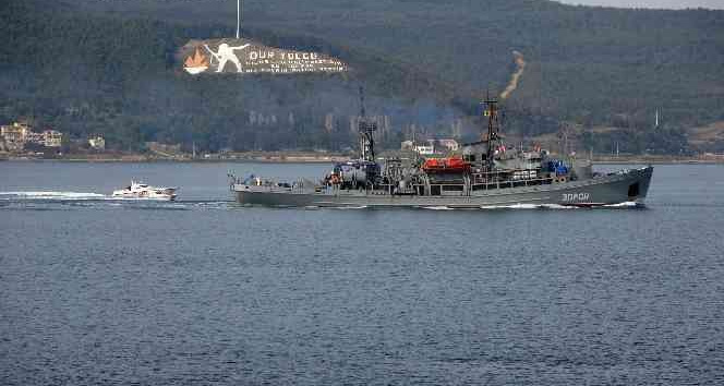 Rus askeri kurtarma gemisi ‘Epron’ Çanakkale Boğazı’ndan geçti