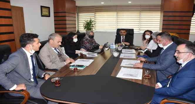 Siirt Valisi Hacıbektaşoğlu, kentsel dönüşüm projelerini masaya yatırdı