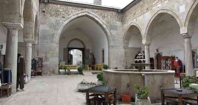 760 yıllık Selçuklu eseri: Pervane Medresesi